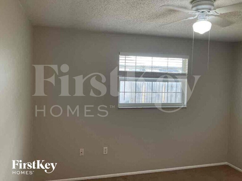 Building Photo - 557 Mayview Ave NW