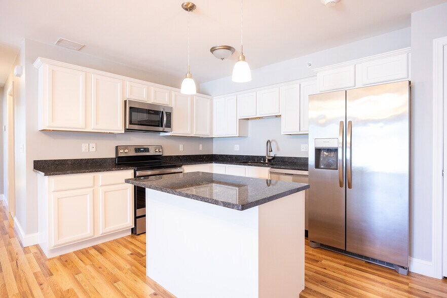 Building Photo - 13 Gray Coach Ln