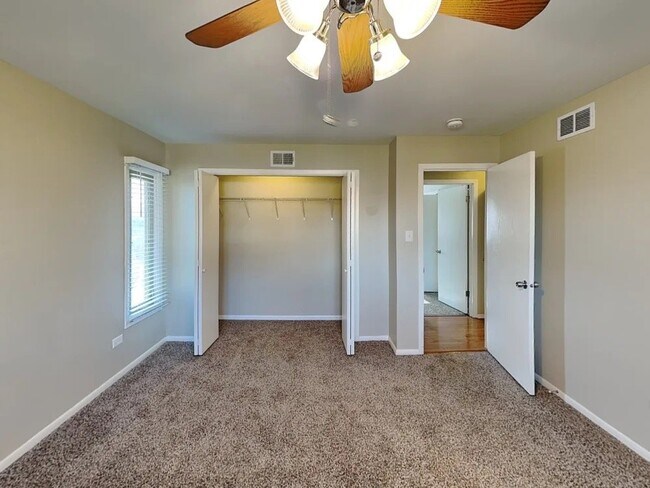 Building Photo - 8260 Bromley St