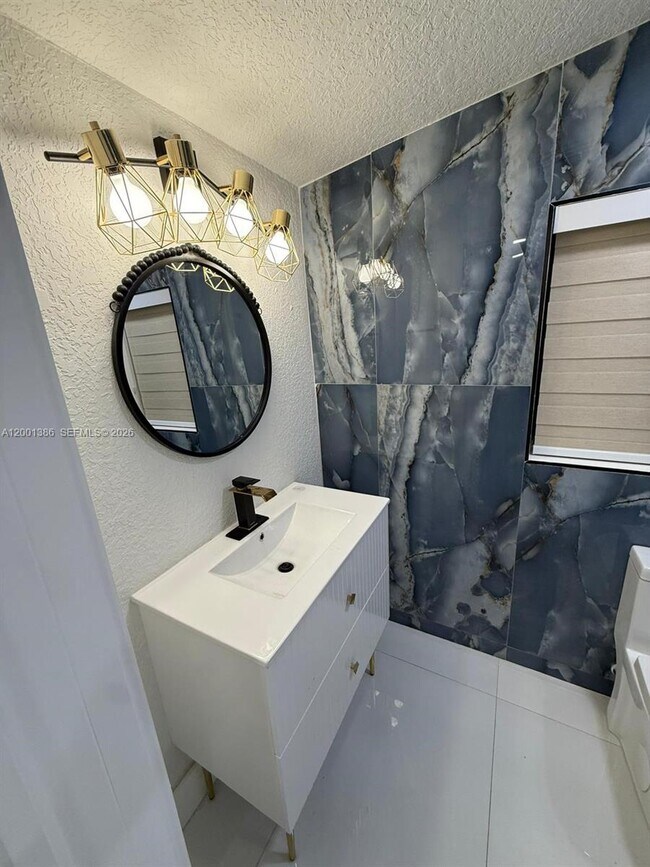 Building Photo - 10460 SW 26th Terrace