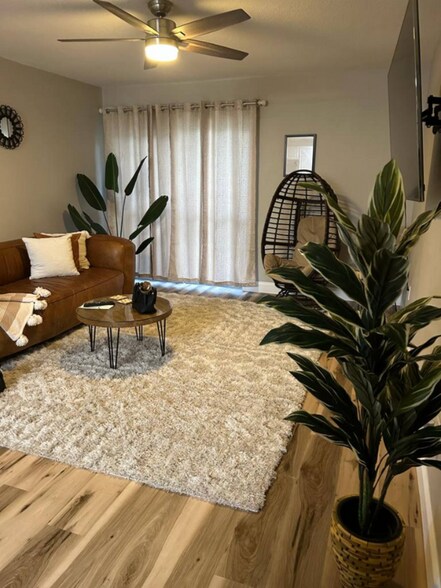 Primary Photo - 1700 SW 16th Ct