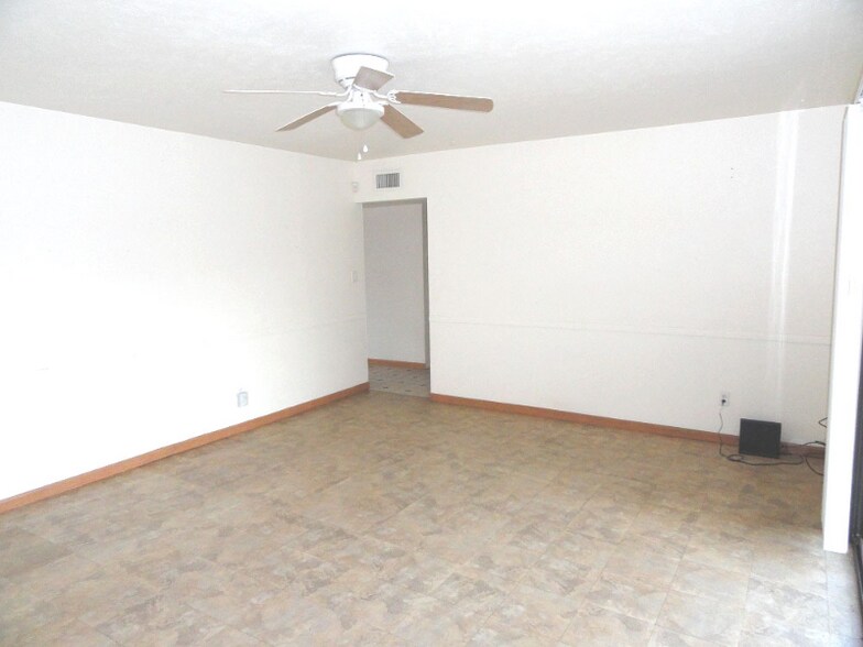 Building Photo - 1026 E Highland Ave