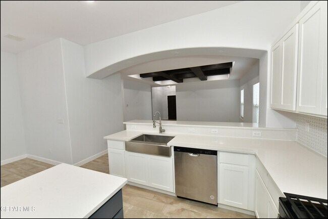 Building Photo - 142 Ruth Trl