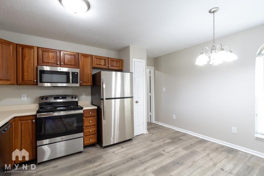 Building Photo - 2205 Autumn Creek Dr