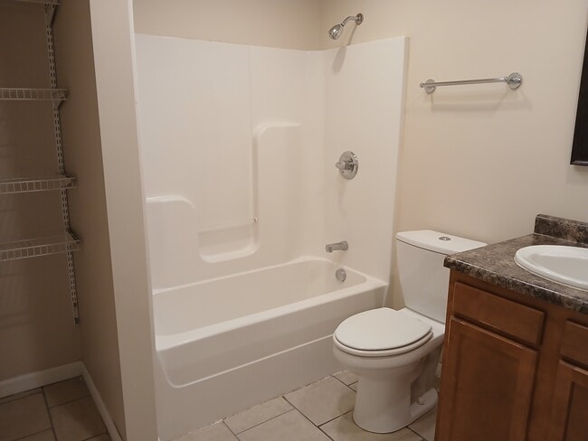 Building Photo - 1009 Briarwood Rd