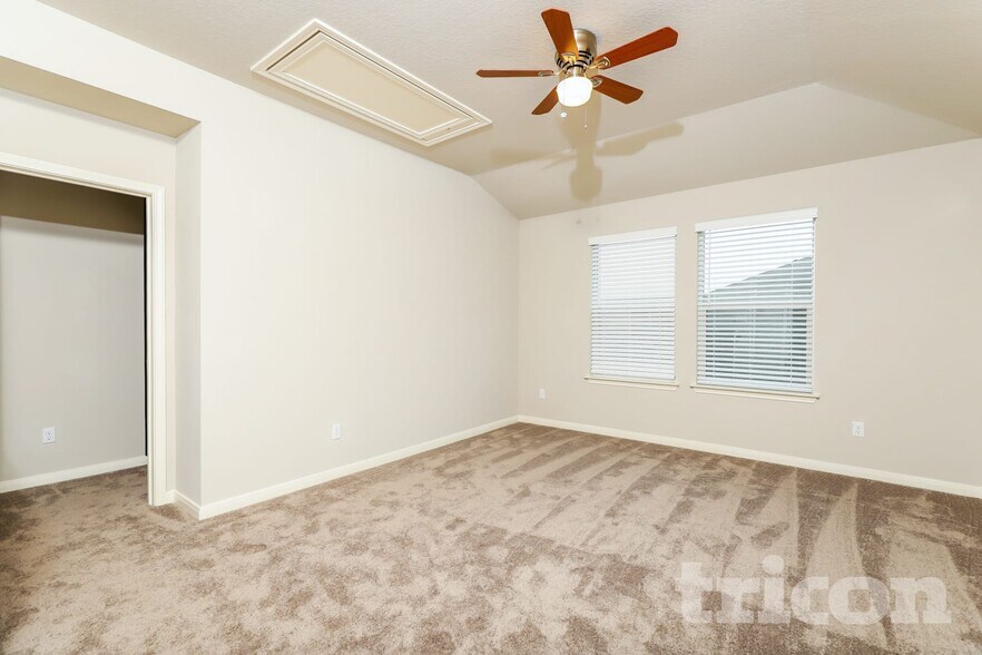 Building Photo - 13520 Paxton Blvd