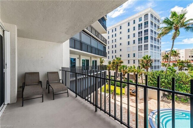 Building Photo - 3399 Gulf Shore Blvd N
