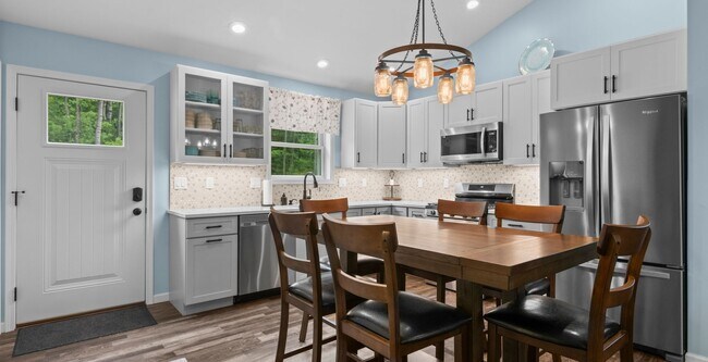 Building Photo - May & June Furnished Extended Stay Rental