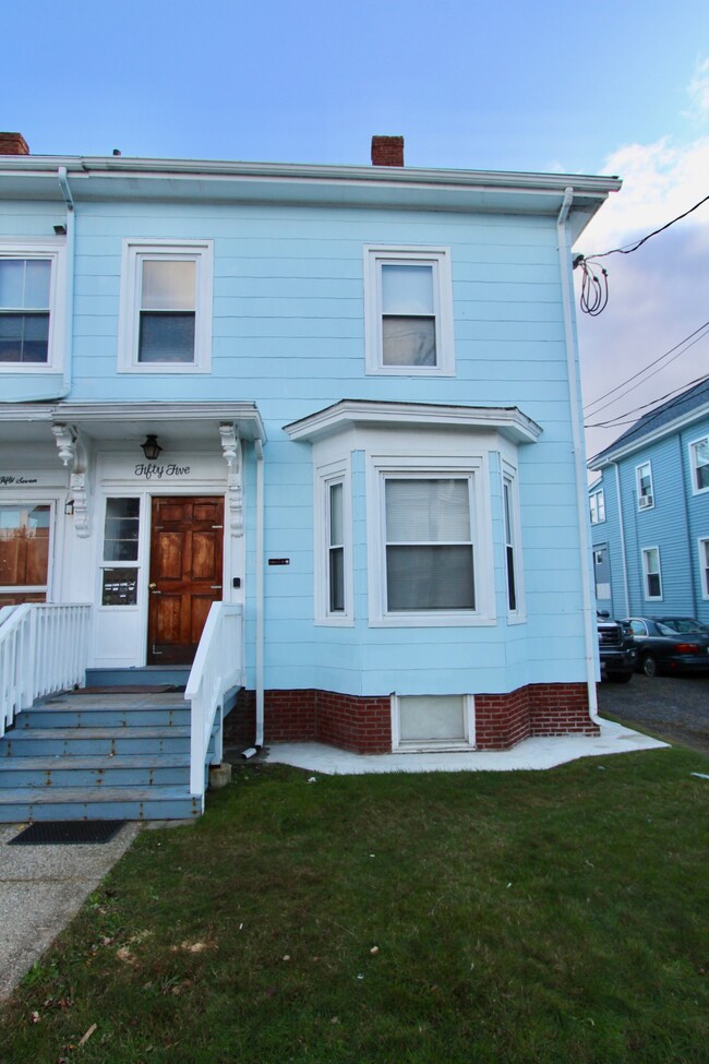 Building Photo - Forest Avenue Residence