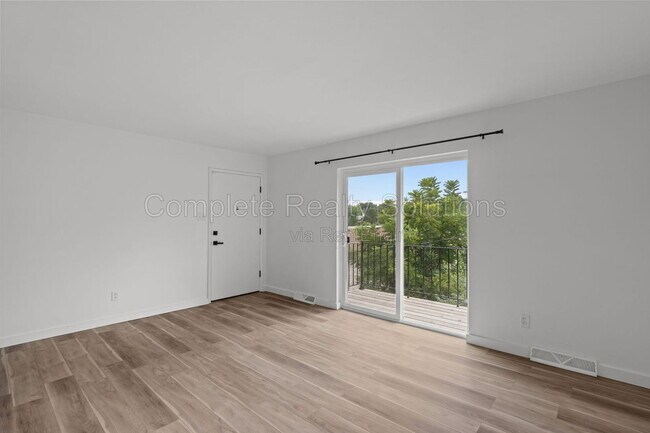 Building Photo - 2551 Mary Ave