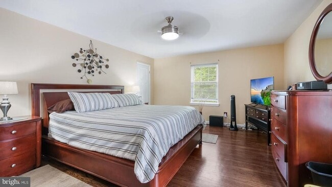 Building Photo - 646 Green Briar Rd