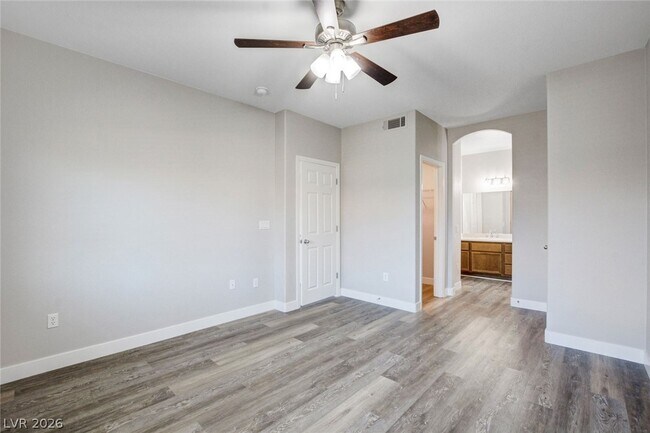 Building Photo - 7701 W Robindale Rd