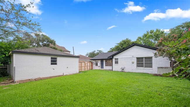 Building Photo - 3835 Tartan Ln