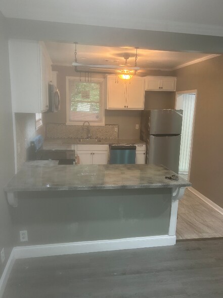 Building Photo - 39 Booker St NW