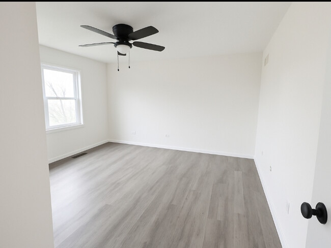 Building Photo - 2600 John Bourg Dr