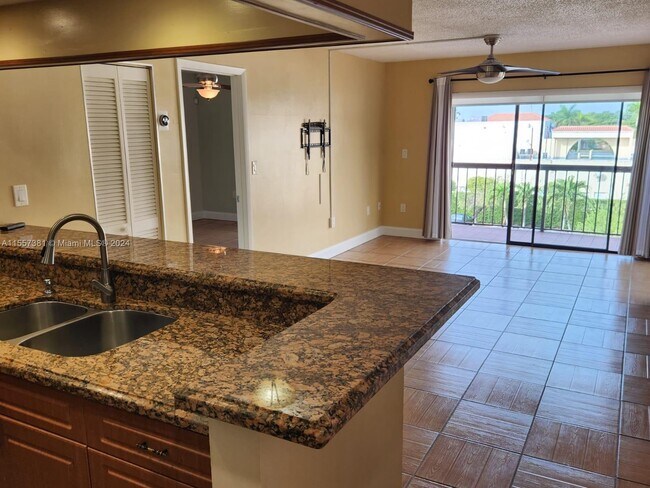 Building Photo - 995 SW 84th Ave