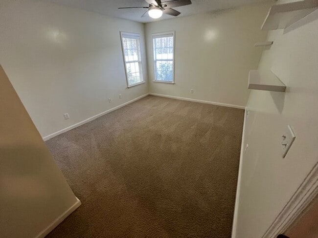 Building Photo - Spacious 4-Bedroom Home with Modern Comforts in Valdosta