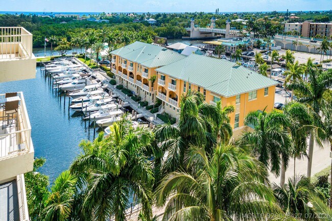 Building Photo - 700 E Boynton Beach Blvd