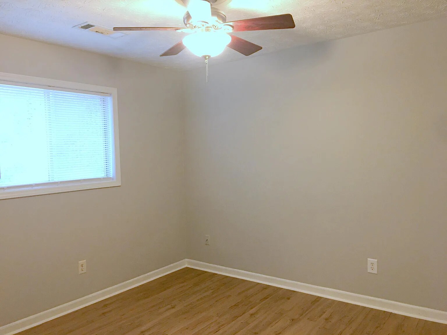 Building Photo - 4821 Valley Dale Dr SW