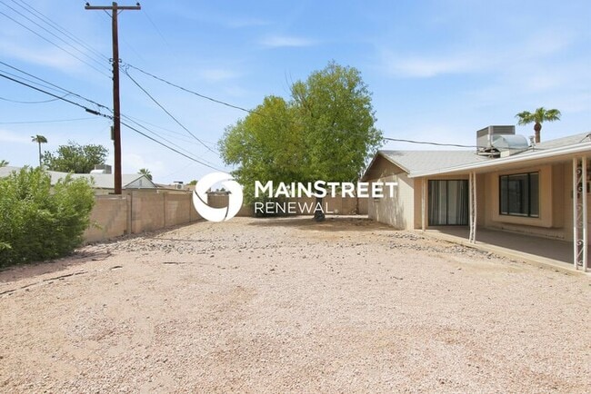 Building Photo - 3 Bedroom Pet-Friendly Home in Glendale, AZ with Main Street Renewal