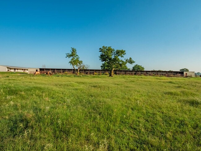 Building Photo - 11671 FM 3025, Unit 2, Stephenville, TX 76401