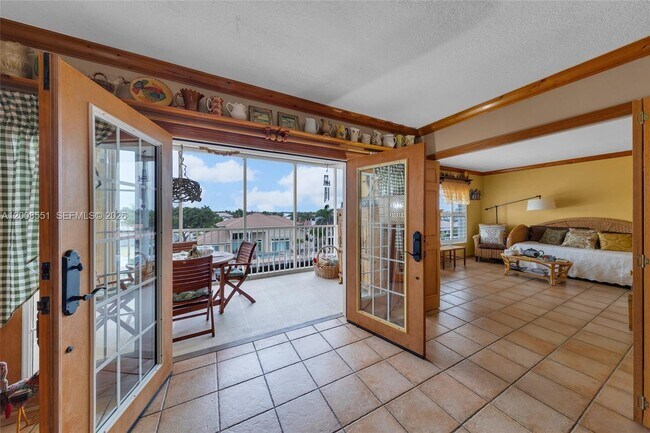 Building Photo - 3050 NE 48th Ct