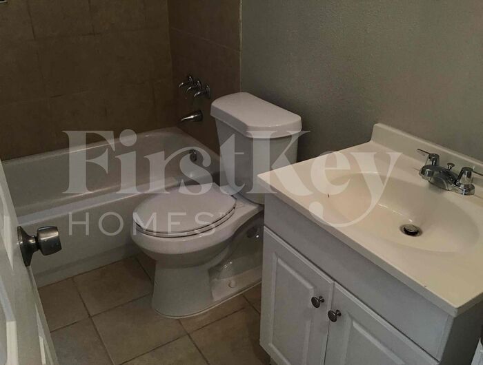 Building Photo - 4123 Vanette Ln