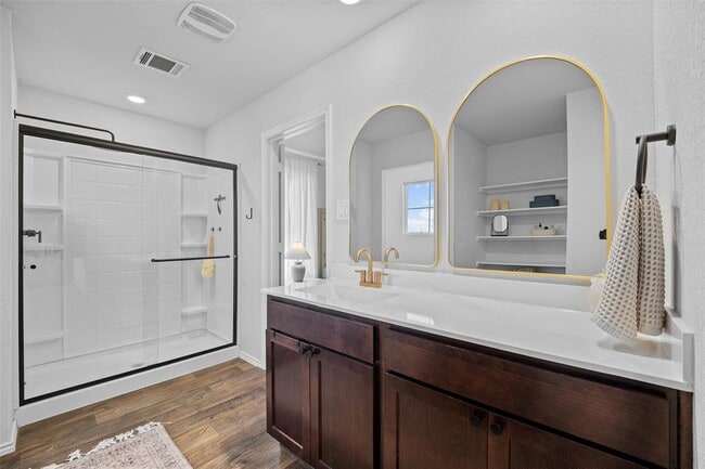 Building Photo - 144 Calgary Ln