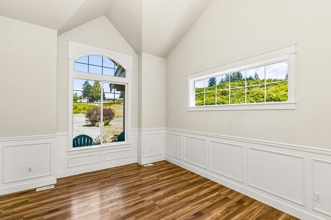 Building Photo - 6.6 Acre Retreat