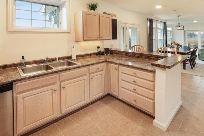 Building Photo - 43 Lafayette Rd