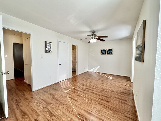 Building Photo - Updated & READY NOW!! A 3-Bedroom Great Neck Home! Excellent Schools! All Appliances Convey!