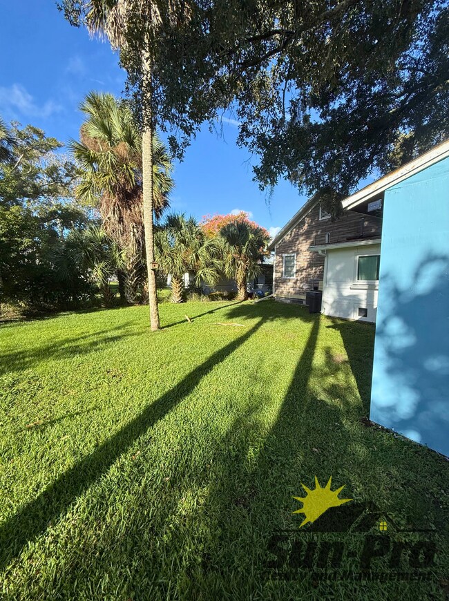 Building Photo - 136 W Pine Bluff St