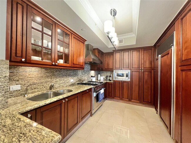 Building Photo - 17875 Collins Ave