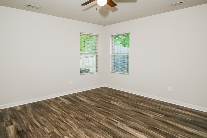 Building Photo - 207 Sedgewick Dr