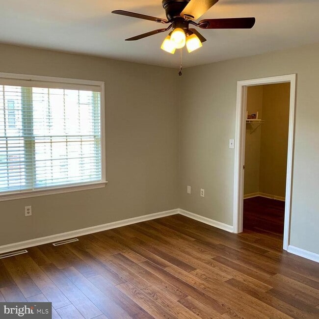 Building Photo - 416 Huntington Dr