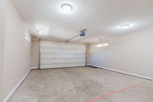 Building Photo - 4060 Wood Loop