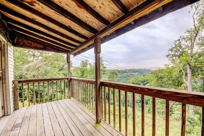 Building Photo - Available August 2026 - Renovated 2 Bedroom Home in Duquesne Heights!