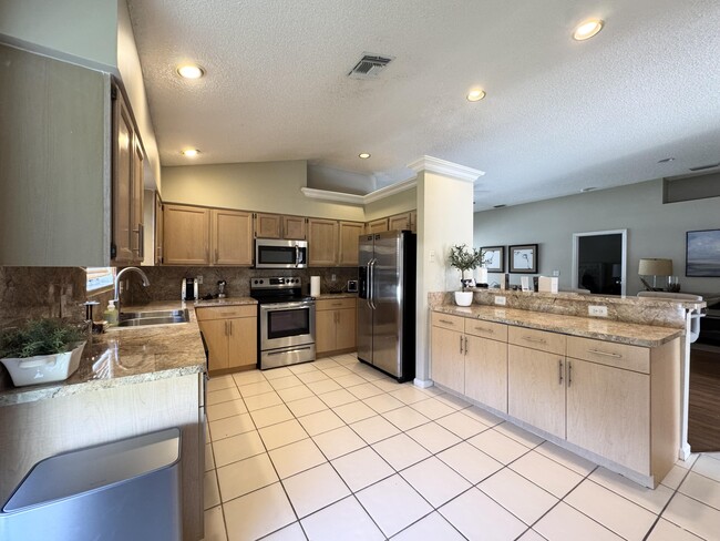Building Photo - 13297 Emerald View Ct