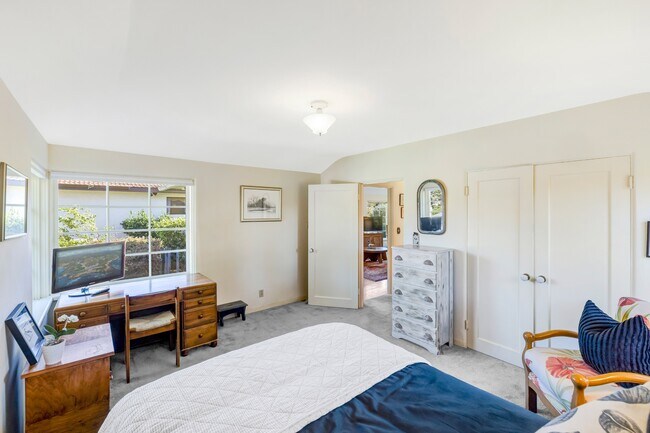 Building Photo - 969 Egan Ave