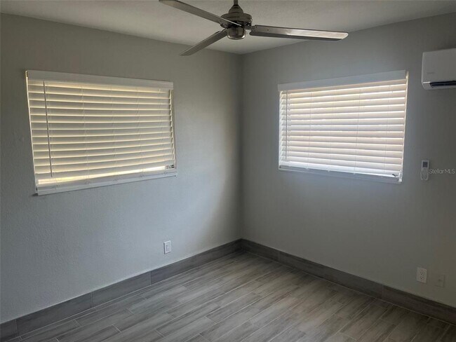 Building Photo - 1605 Pass a Grille Way