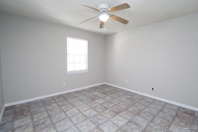 Building Photo - 5250 Powrie Dr