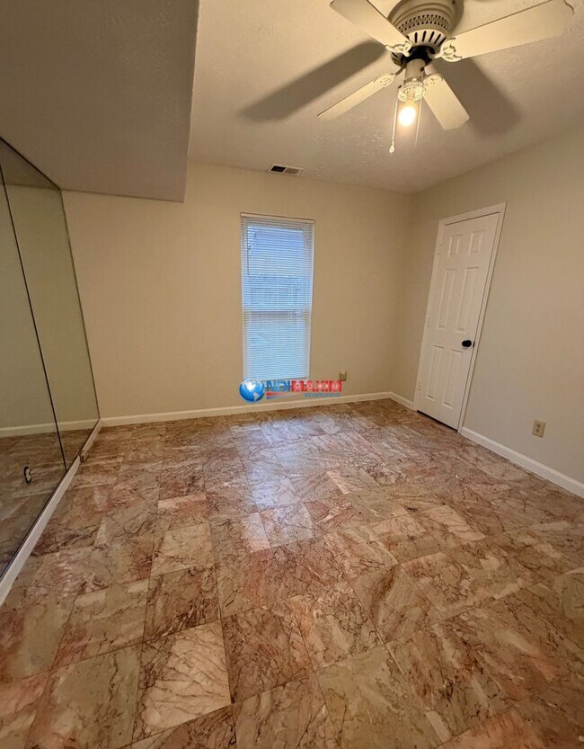 Building Photo - Renovated 4-bedroom house in Norcross