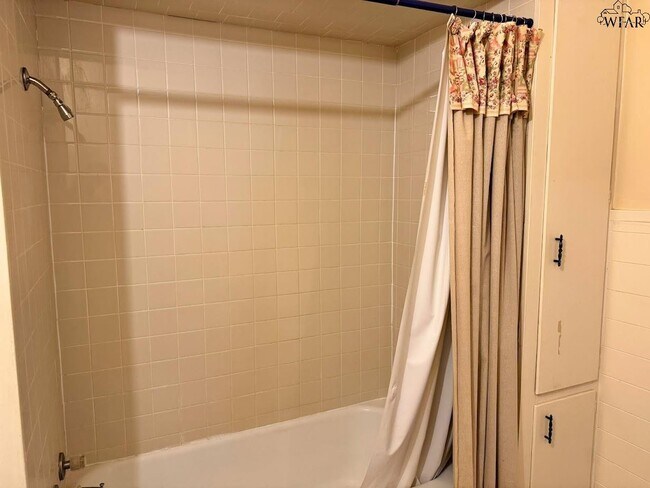 Building Photo - 1825 11th St