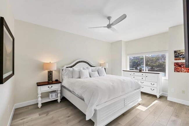 Building Photo - 862 Hudson Ave