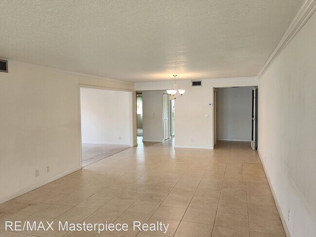 Building Photo - 2 br, 2 bath House - 3100 SE Pruitt Rd # E...