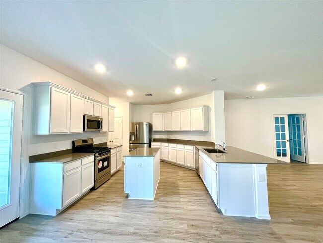 Building Photo - 5011 Viridian Forrest Dr