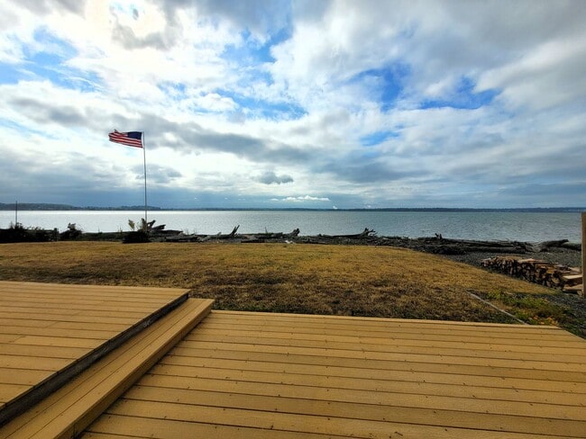 Building Photo - 5507 Haida Way