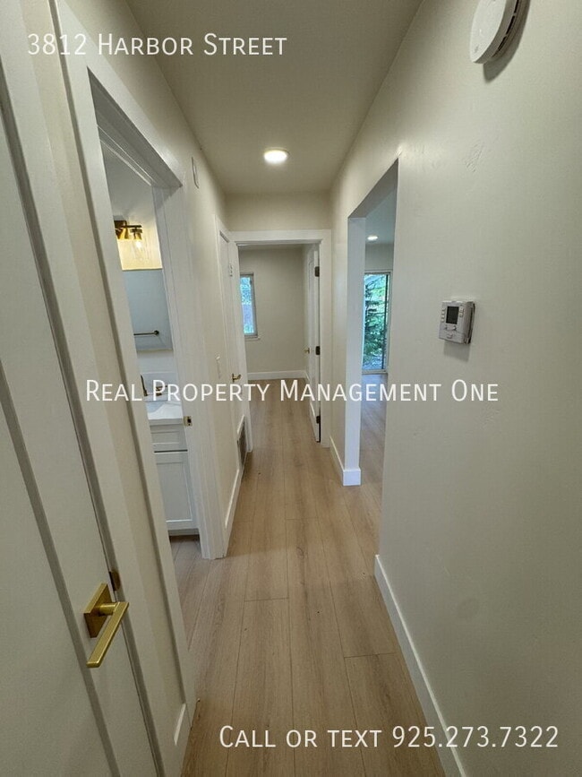 Building Photo - 3812 Harbor St