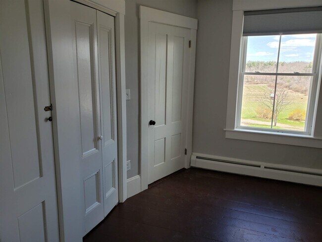 Building Photo - 230-232 Spruce Ln Ext