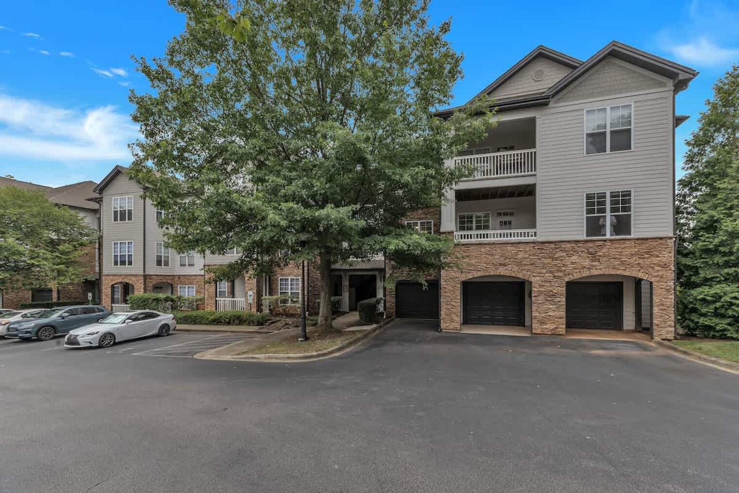 Building Photo - 8238 Hydon Dawn Ln